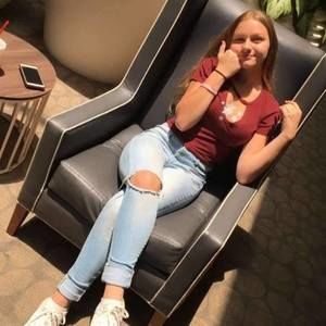 Meet your Posher, Becky